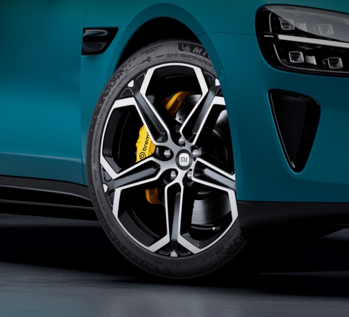 雷军对余承东言论的反应：诋毁或许源自仰望